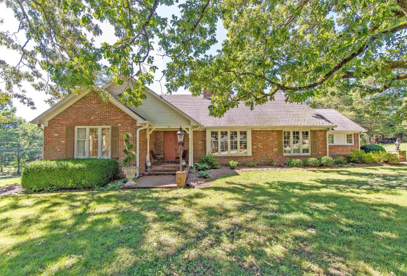 70 YEISER DR, Savannah, Tennessee 38372, 4 Bedrooms Bedrooms, 10 Rooms Rooms,3 BathroomsBathrooms,Residential,For Sale,YEISER,10189634