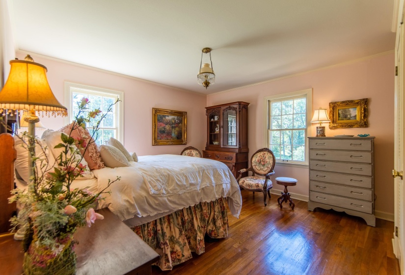 70 YEISER DR, Savannah, Tennessee 38372, 4 Bedrooms Bedrooms, 10 Rooms Rooms,3 BathroomsBathrooms,Residential,For Sale,YEISER,10189634