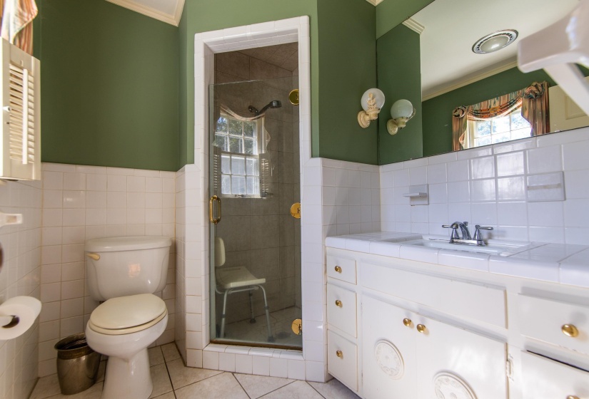 70 YEISER DR, Savannah, Tennessee 38372, 4 Bedrooms Bedrooms, 10 Rooms Rooms,3 BathroomsBathrooms,Residential,For Sale,YEISER,10189634