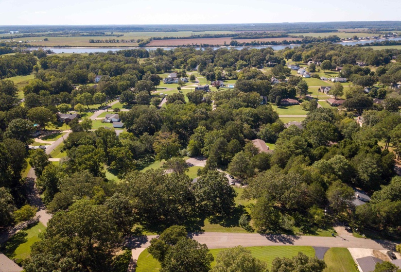 70 YEISER DR, Savannah, Tennessee 38372, 4 Bedrooms Bedrooms, 10 Rooms Rooms,3 BathroomsBathrooms,Residential,For Sale,YEISER,10189634