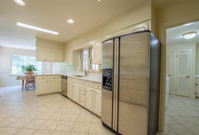 70 YEISER DR, Savannah, Tennessee 38372, 4 Bedrooms Bedrooms, 10 Rooms Rooms,3 BathroomsBathrooms,Residential,For Sale,YEISER,10189634