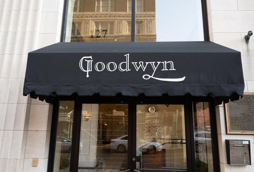 127 MADISON AVE, Memphis, Tennessee 38103, 2 Bedrooms Bedrooms, 5 Rooms Rooms,2 BathroomsBathrooms,Residential,For Sale,MADISON,10189784