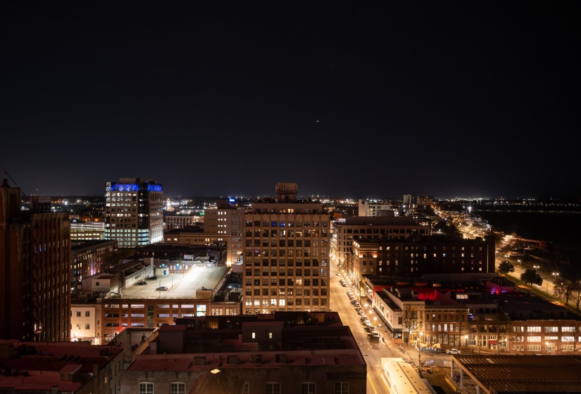 127 MADISON AVE, Memphis, Tennessee 38103, 2 Bedrooms Bedrooms, 5 Rooms Rooms,2 BathroomsBathrooms,Residential,For Sale,MADISON,10189784