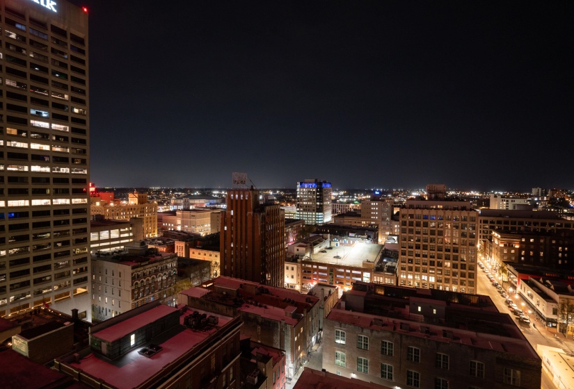 127 MADISON AVE, Memphis, Tennessee 38103, 2 Bedrooms Bedrooms, 5 Rooms Rooms,2 BathroomsBathrooms,Residential,For Sale,MADISON,10189784