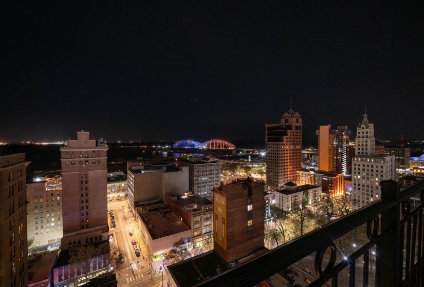 127 MADISON AVE, Memphis, Tennessee 38103, 2 Bedrooms Bedrooms, 5 Rooms Rooms,2 BathroomsBathrooms,Residential,For Sale,MADISON,10189784