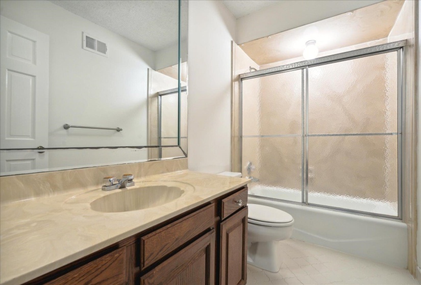 6483 OAK SHADOWS CIR, Memphis, Tennessee 38119, 4 Bedrooms Bedrooms, 9 Rooms Rooms,3.1 BathroomsBathrooms,Residential,For Sale,OAK SHADOWS,10189151