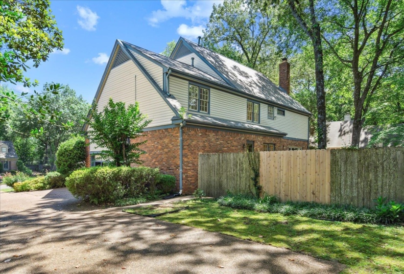 6483 OAK SHADOWS CIR, Memphis, Tennessee 38119, 4 Bedrooms Bedrooms, 9 Rooms Rooms,3.1 BathroomsBathrooms,Residential,For Sale,OAK SHADOWS,10189151
