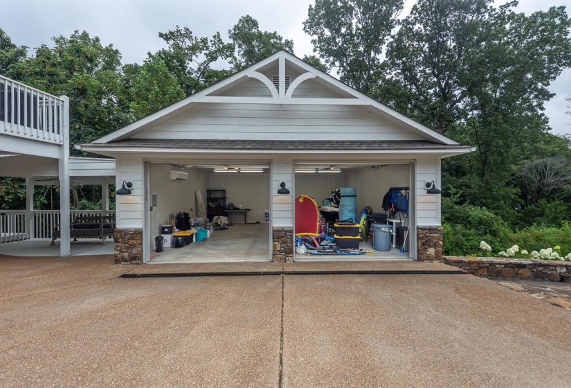 455 LAKESHORE DR, Counce, Tennessee 38326, 3 Bedrooms Bedrooms, 8 Rooms Rooms,2.1 BathroomsBathrooms,Residential,For Sale,LAKESHORE,10191809