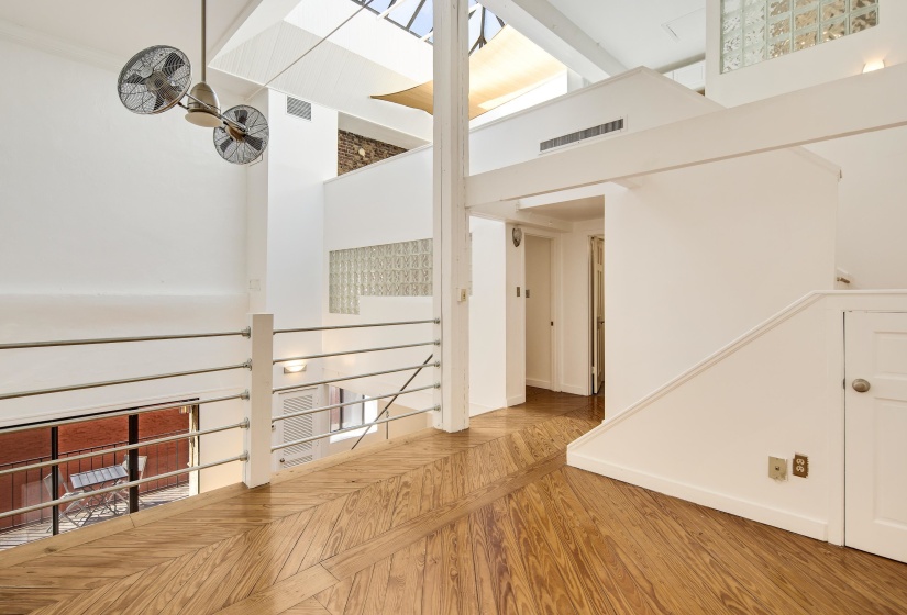 107 FRONT ST, Memphis, Tennessee 38103, 2 Bedrooms Bedrooms, 6 Rooms Rooms,2 BathroomsBathrooms,Residential,For Sale,FRONT,10192038