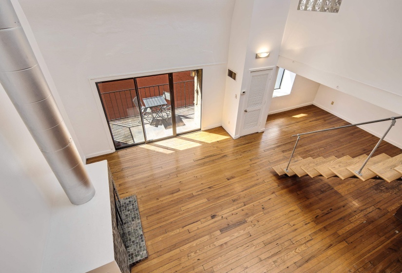 107 FRONT ST, Memphis, Tennessee 38103, 2 Bedrooms Bedrooms, 6 Rooms Rooms,2 BathroomsBathrooms,Residential,For Sale,FRONT,10192038