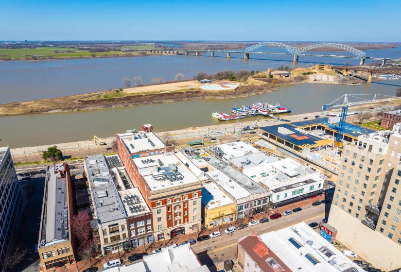 107 FRONT ST, Memphis, Tennessee 38103, 2 Bedrooms Bedrooms, 6 Rooms Rooms,2 BathroomsBathrooms,Residential,For Sale,FRONT,10192038