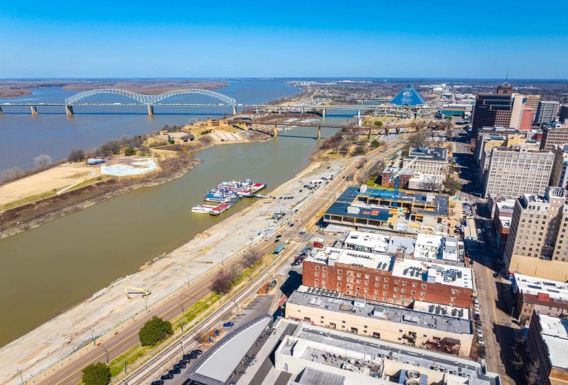 107 FRONT ST, Memphis, Tennessee 38103, 2 Bedrooms Bedrooms, 6 Rooms Rooms,2 BathroomsBathrooms,Residential,For Sale,FRONT,10192038