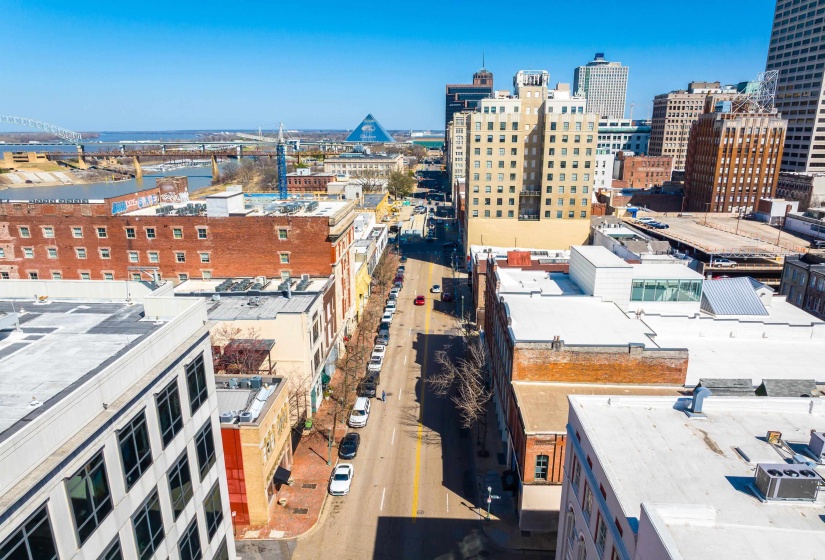 107 FRONT ST, Memphis, Tennessee 38103, 2 Bedrooms Bedrooms, 6 Rooms Rooms,2 BathroomsBathrooms,Residential,For Sale,FRONT,10192038