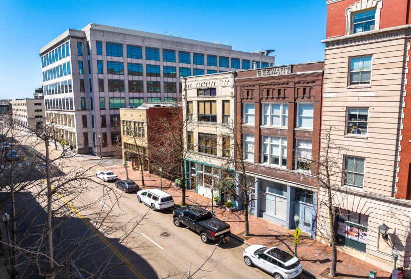 107 FRONT ST, Memphis, Tennessee 38103, 2 Bedrooms Bedrooms, 6 Rooms Rooms,2 BathroomsBathrooms,Residential,For Sale,FRONT,10192038