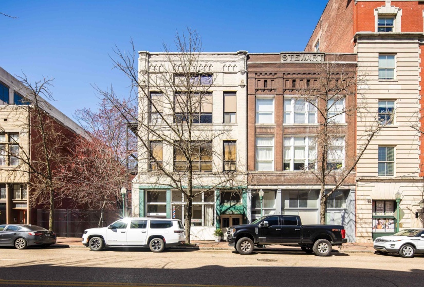 107 FRONT ST, Memphis, Tennessee 38103, 2 Bedrooms Bedrooms, 6 Rooms Rooms,2 BathroomsBathrooms,Residential,For Sale,FRONT,10192038