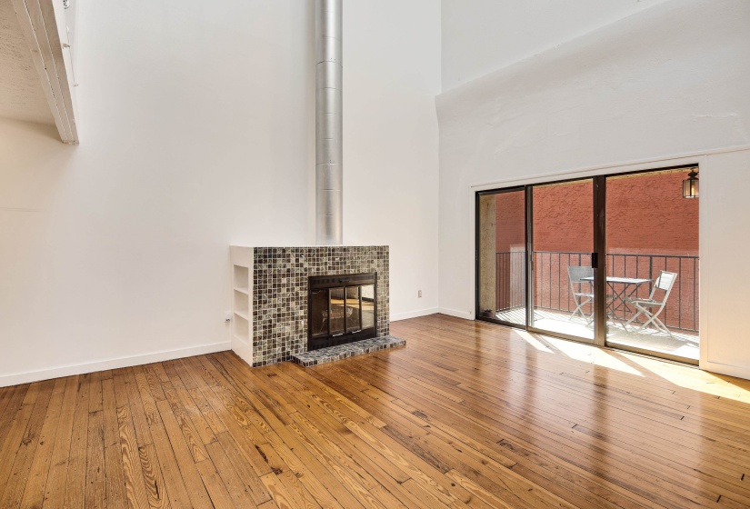 107 FRONT ST, Memphis, Tennessee 38103, 2 Bedrooms Bedrooms, 6 Rooms Rooms,2 BathroomsBathrooms,Residential,For Sale,FRONT,10192038