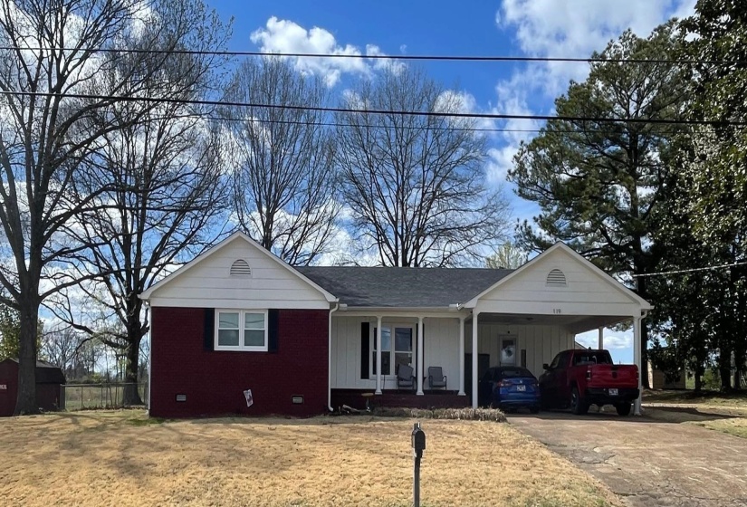 119 HILLCREST DR, Brownsville, Tennessee 38012-2702, 3 Bedrooms Bedrooms, 6 Rooms Rooms,2 BathroomsBathrooms,Residential,For Sale,HILLCREST,10192166