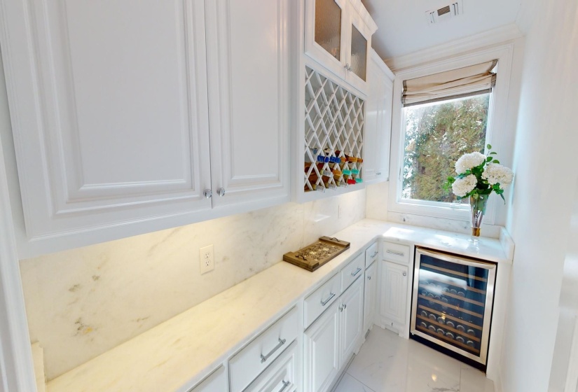 315 ANCHOR BAY PT, Savannah, Tennessee 38372, 5 Bedrooms Bedrooms, 16 Rooms Rooms,4.1 BathroomsBathrooms,Residential,For Sale,ANCHOR BAY,10192323