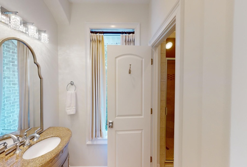 315 ANCHOR BAY PT, Savannah, Tennessee 38372, 5 Bedrooms Bedrooms, 16 Rooms Rooms,4.1 BathroomsBathrooms,Residential,For Sale,ANCHOR BAY,10192323