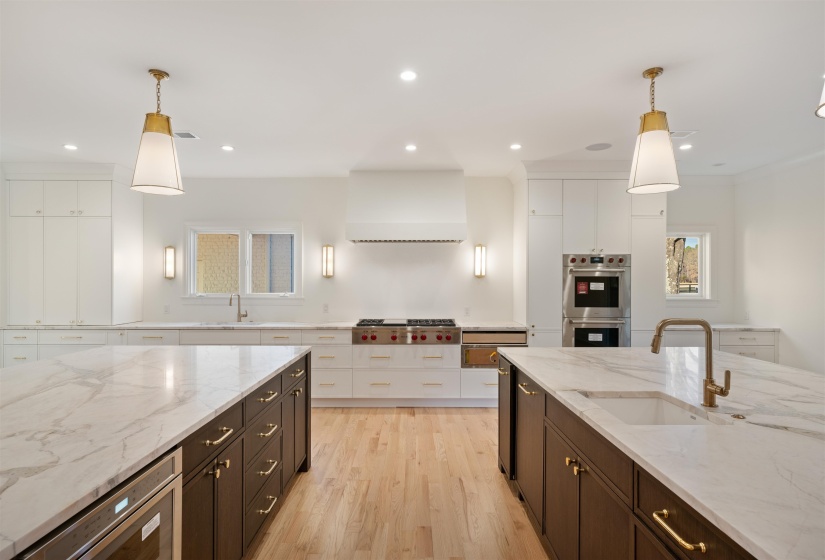 1640 QUINN RD, Collierville, Tennessee 38017, 5 Bedrooms Bedrooms, 11 Rooms Rooms,6.1 BathroomsBathrooms,Residential,For Sale,QUINN,10187125