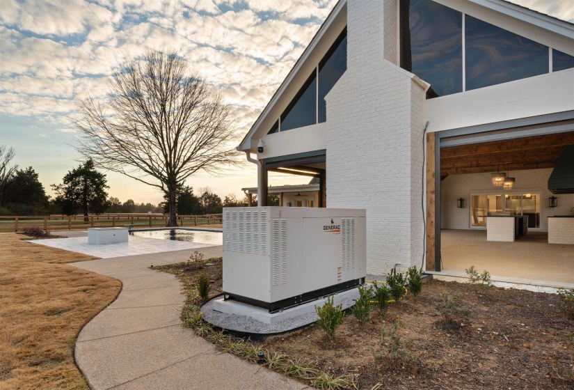 1640 QUINN RD, Collierville, Tennessee 38017, 5 Bedrooms Bedrooms, 11 Rooms Rooms,6.1 BathroomsBathrooms,Residential,For Sale,QUINN,10187125