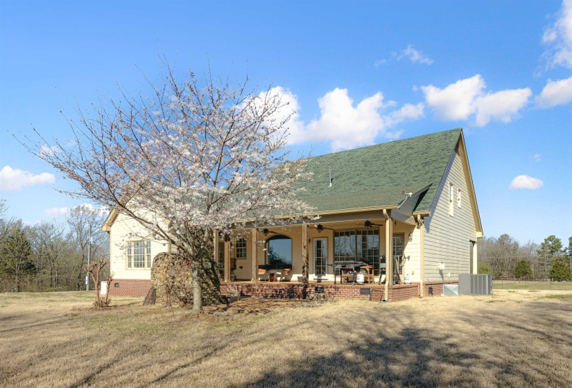 5460 OLD JACKSON RD, Somerville, Tennessee 38068, 4 Bedrooms Bedrooms, 13 Rooms Rooms,3.1 BathroomsBathrooms,Residential,For Sale,OLD JACKSON,10192840