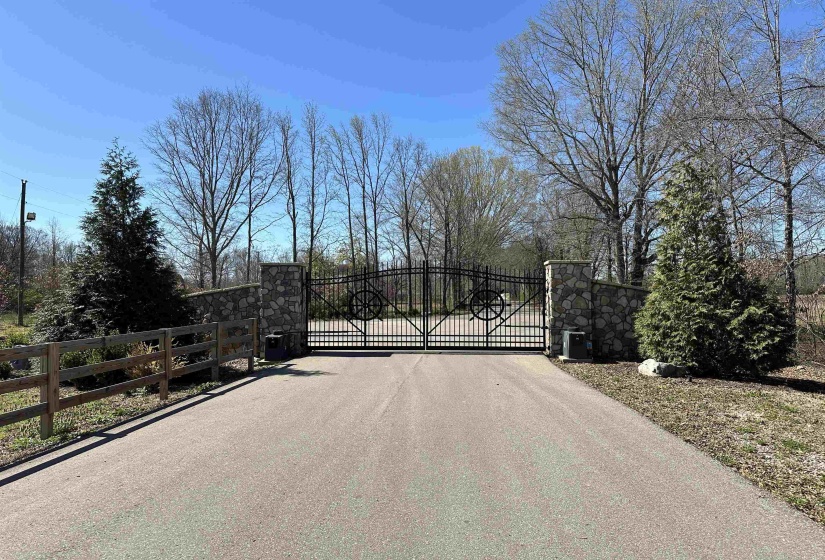 110 CRAVENS RD, Savannah, Tennessee 38372, ,Land,For Sale,CRAVENS,10192868