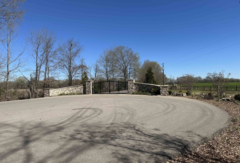 110 CRAVENS RD, Savannah, Tennessee 38372, ,Land,For Sale,CRAVENS,10192868