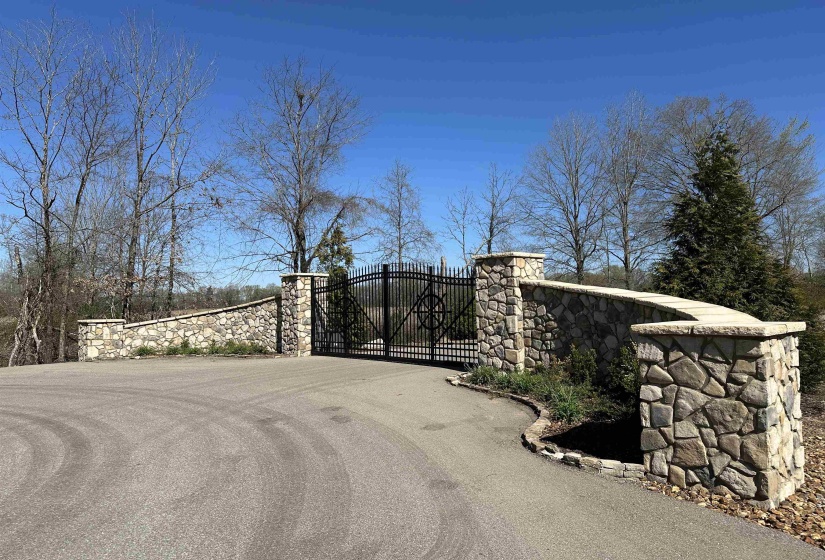 110 CRAVENS RD, Savannah, Tennessee 38372, ,Land,For Sale,CRAVENS,10192868