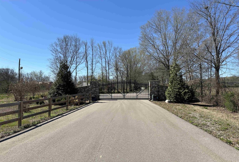 110 CRAVENS RD, Savannah, Tennessee 38372, ,Land,For Sale,CRAVENS,10192868