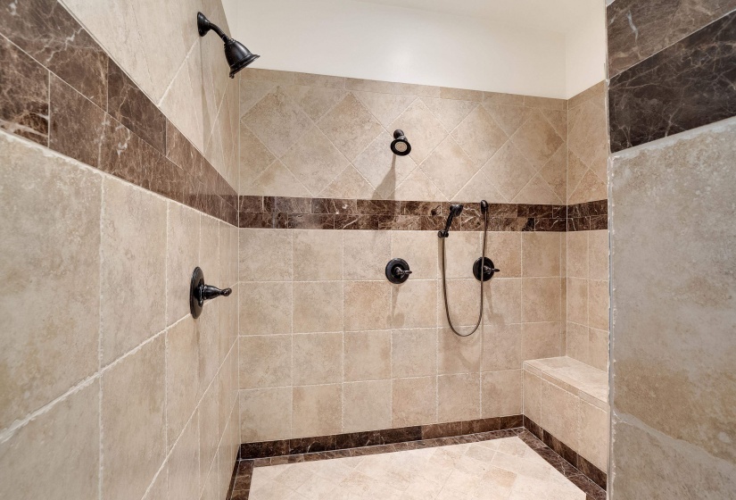 9916 LEGENDS DR, Collierville, Tennessee 38139, 5 Bedrooms Bedrooms, 14 Rooms Rooms,6.2 BathroomsBathrooms,Residential,For Sale,LEGENDS,10192964