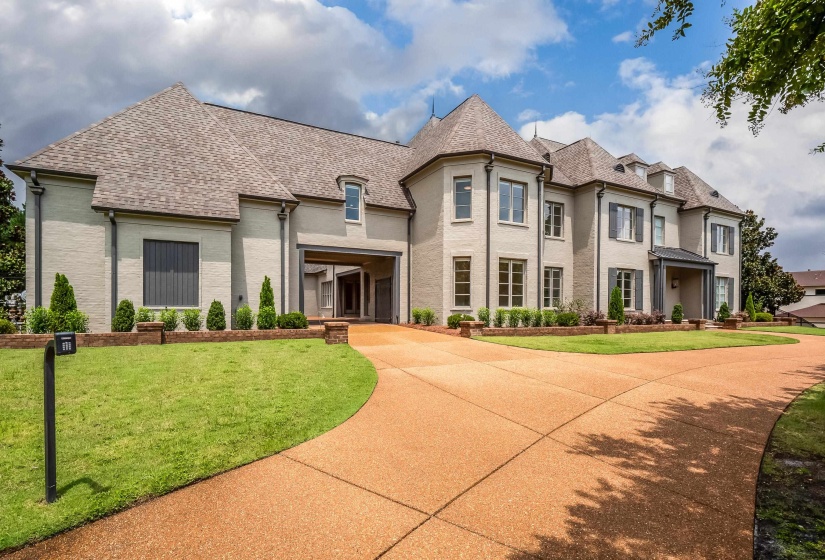 9916 LEGENDS DR, Collierville, Tennessee 38139, 5 Bedrooms Bedrooms, 14 Rooms Rooms,6.2 BathroomsBathrooms,Residential,For Sale,LEGENDS,10192964