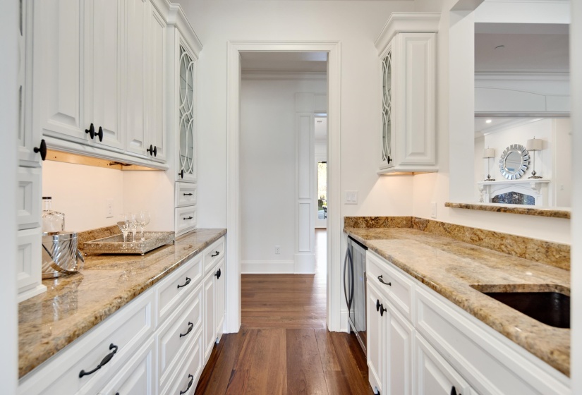 9916 LEGENDS DR, Collierville, Tennessee 38139, 5 Bedrooms Bedrooms, 14 Rooms Rooms,6.2 BathroomsBathrooms,Residential,For Sale,LEGENDS,10192964
