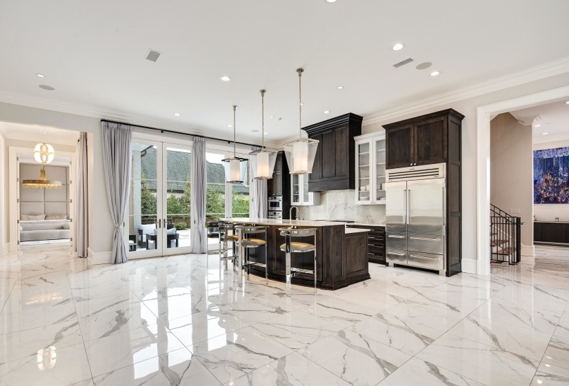 6211 DOVECOTE LN, Memphis, Tennessee 38120, 5 Bedrooms Bedrooms, 12 Rooms Rooms,5.2 BathroomsBathrooms,Residential,For Sale,DOVECOTE,10193152