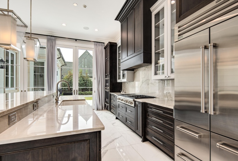 6211 DOVECOTE LN, Memphis, Tennessee 38120, 5 Bedrooms Bedrooms, 12 Rooms Rooms,5.2 BathroomsBathrooms,Residential,For Sale,DOVECOTE,10193152