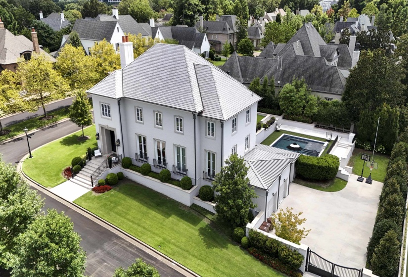 6211 DOVECOTE LN, Memphis, Tennessee 38120, 5 Bedrooms Bedrooms, 12 Rooms Rooms,5.2 BathroomsBathrooms,Residential,For Sale,DOVECOTE,10193152