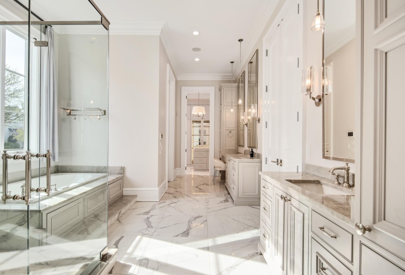 6211 DOVECOTE LN, Memphis, Tennessee 38120, 5 Bedrooms Bedrooms, 12 Rooms Rooms,5.2 BathroomsBathrooms,Residential,For Sale,DOVECOTE,10193152