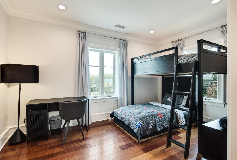 6211 DOVECOTE LN, Memphis, Tennessee 38120, 5 Bedrooms Bedrooms, 12 Rooms Rooms,5.2 BathroomsBathrooms,Residential,For Sale,DOVECOTE,10193152