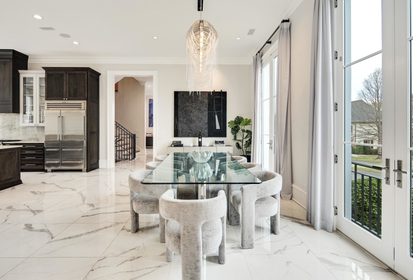 6211 DOVECOTE LN, Memphis, Tennessee 38120, 5 Bedrooms Bedrooms, 12 Rooms Rooms,5.2 BathroomsBathrooms,Residential,For Sale,DOVECOTE,10193152