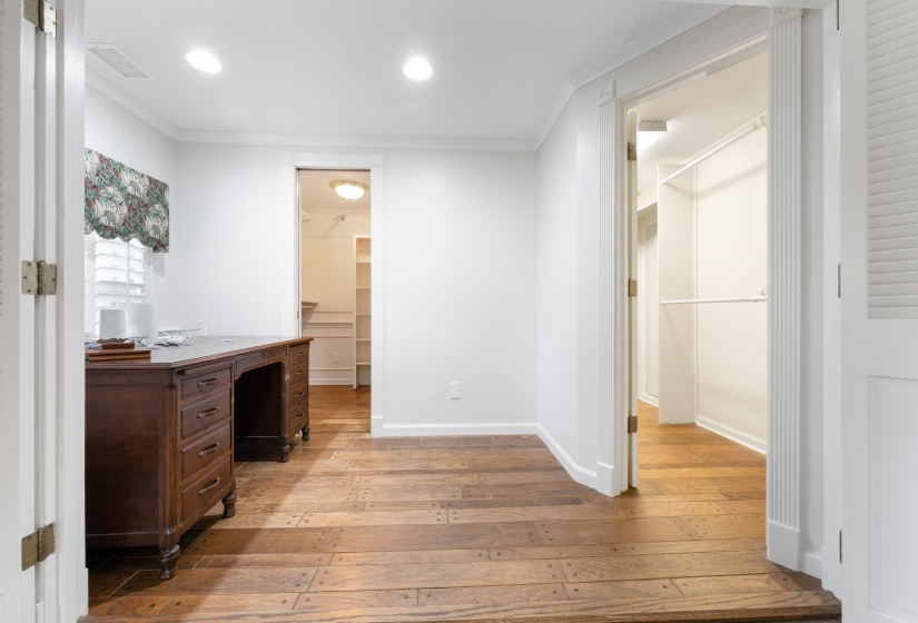 Sitting area & double walk-in closets