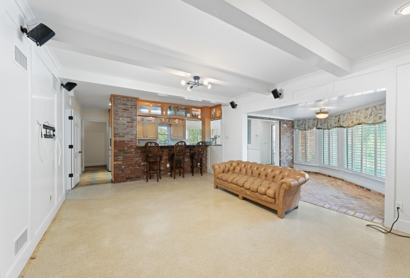 5360 NORMANDY AVE, Memphis, Tennessee 38120, 6 Bedrooms Bedrooms, 11 Rooms Rooms,4.1 BathroomsBathrooms,Residential,For Sale,NORMANDY,10193242