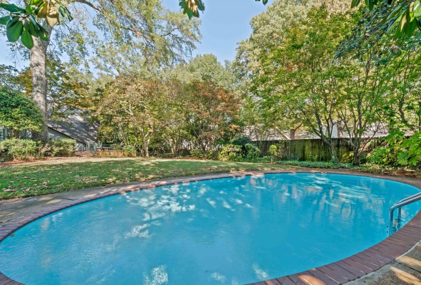 150 WARING RD, Memphis, Tennessee 38117, 3 Bedrooms Bedrooms, 10 Rooms Rooms,3.1 BathroomsBathrooms,Residential,For Sale,WARING,10193328
