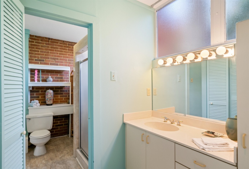 150 WARING RD, Memphis, Tennessee 38117, 3 Bedrooms Bedrooms, 10 Rooms Rooms,3.1 BathroomsBathrooms,Residential,For Sale,WARING,10193328
