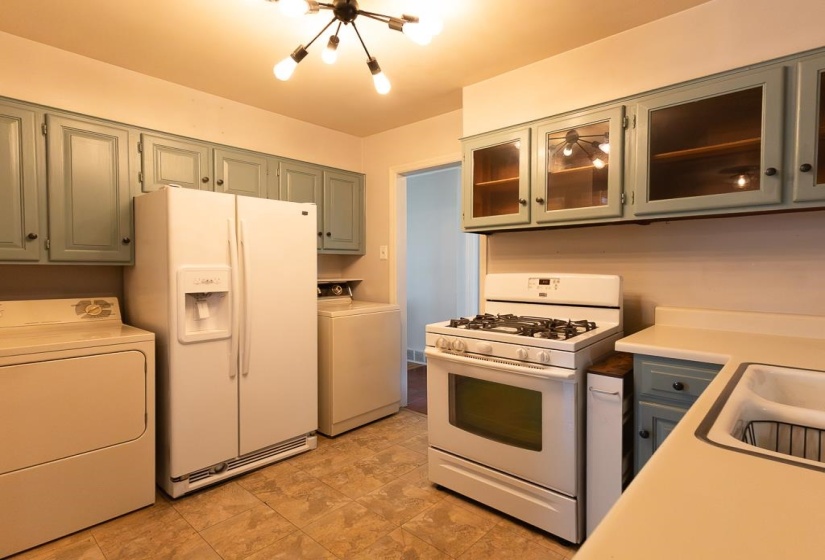 1089 IVY RD, Memphis, Tennessee 38117, 3 Bedrooms Bedrooms, 6 Rooms Rooms,2 BathroomsBathrooms,Residential,For Sale,IVY,10193426