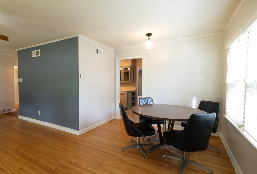 1089 IVY RD, Memphis, Tennessee 38117, 3 Bedrooms Bedrooms, 6 Rooms Rooms,2 BathroomsBathrooms,Residential,For Sale,IVY,10193426