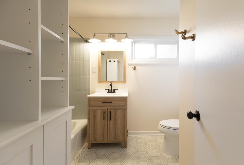 1089 IVY RD, Memphis, Tennessee 38117, 3 Bedrooms Bedrooms, 6 Rooms Rooms,2 BathroomsBathrooms,Residential,For Sale,IVY,10193426