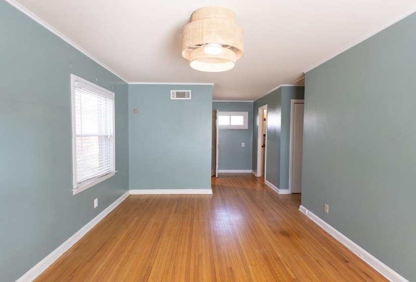 1089 IVY RD, Memphis, Tennessee 38117, 3 Bedrooms Bedrooms, 6 Rooms Rooms,2 BathroomsBathrooms,Residential,For Sale,IVY,10193426