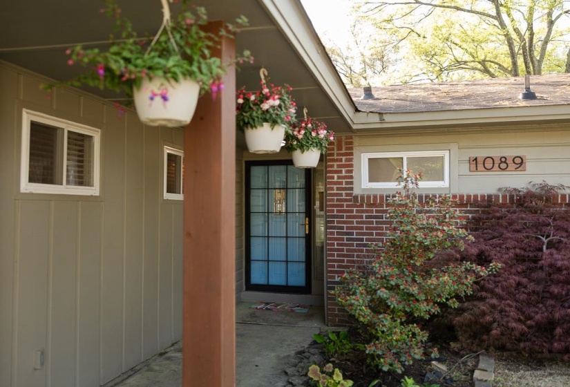 1089 IVY RD, Memphis, Tennessee 38117, 3 Bedrooms Bedrooms, 6 Rooms Rooms,2 BathroomsBathrooms,Residential,For Sale,IVY,10193426