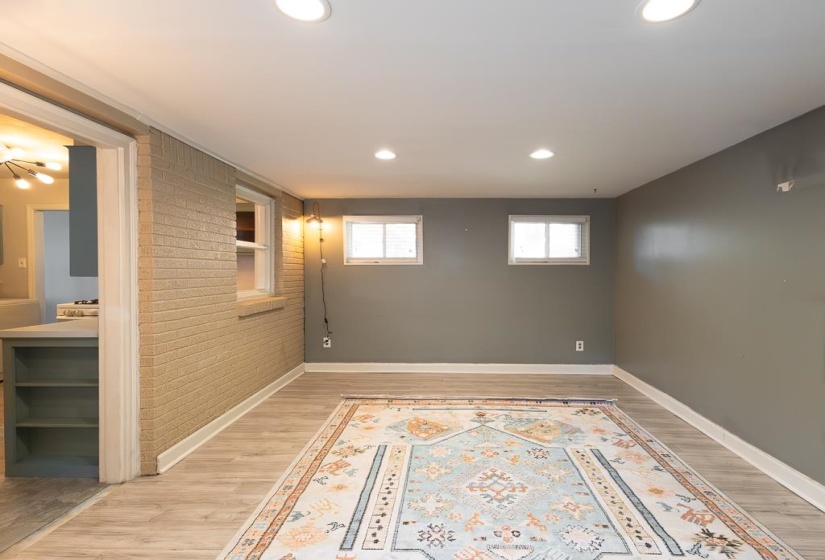 1089 IVY RD, Memphis, Tennessee 38117, 3 Bedrooms Bedrooms, 6 Rooms Rooms,2 BathroomsBathrooms,Residential,For Sale,IVY,10193426