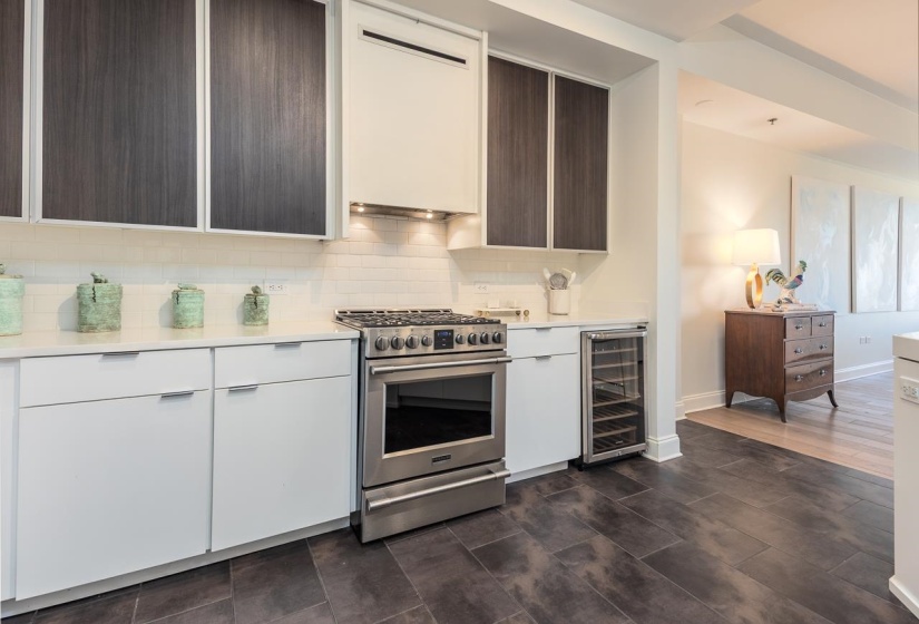 717 RIVERSIDE DR, Memphis, Tennessee 38103, 3 Bedrooms Bedrooms, 6 Rooms Rooms,3 BathroomsBathrooms,Residential,For Sale,RIVERSIDE,10193512